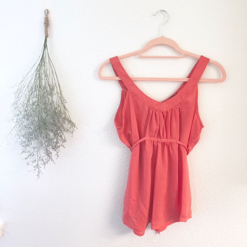 Coral flowy tank